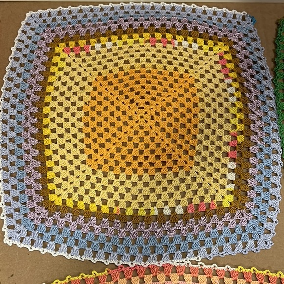 HANDMADE Table Decorative Covers/ mats - set of 5 - Picture 4 of 8